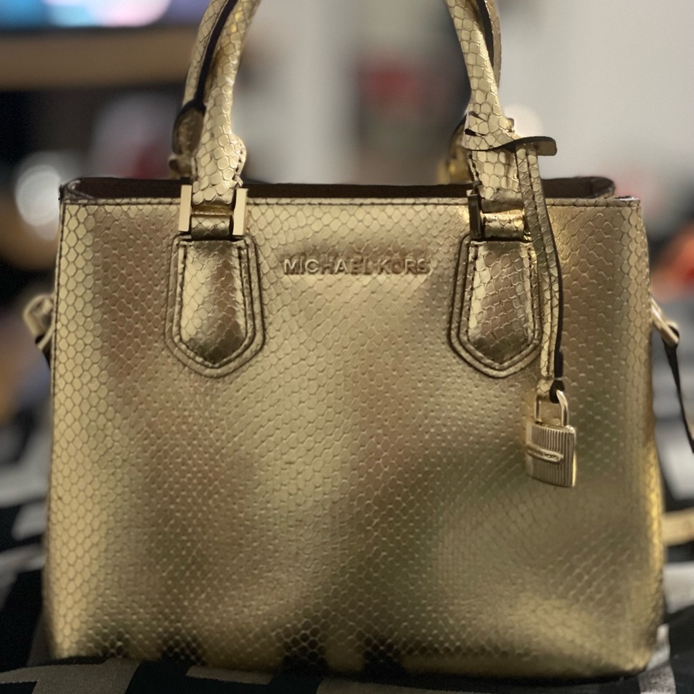 Michael Kors Adele Messenger-Metallic Gold